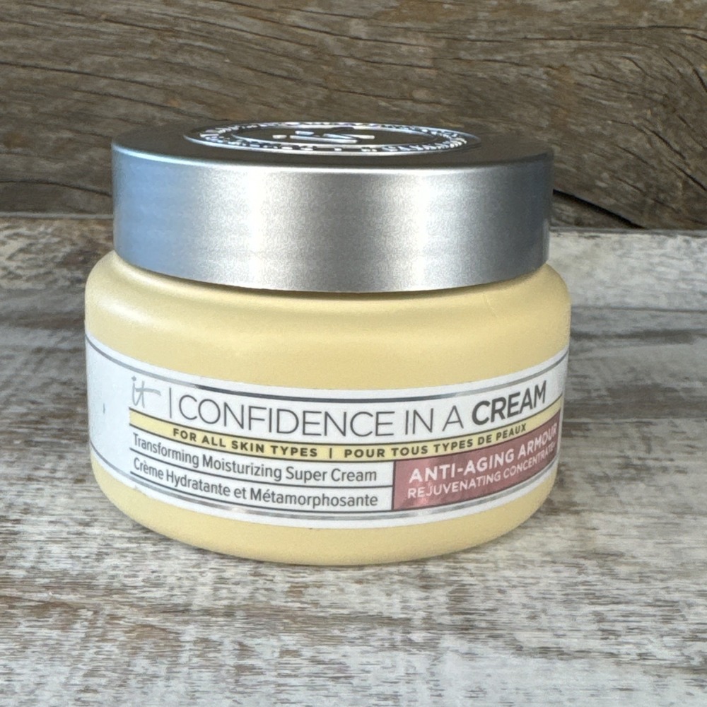 IT Cosmetics‎ Confidence In A Cream Anti Aging Moisturizer 2 Fl Oz NWOB | $65